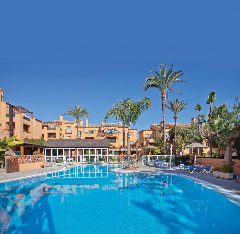 Mijas Costa Oasis By Grangefield Oasis Club Aparthotel Sitio de Calahonda Exterior photo
