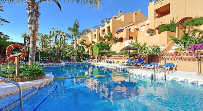 Mijas Costa Oasis By Grangefield Oasis Club Aparthotel Sitio de Calahonda Exterior photo