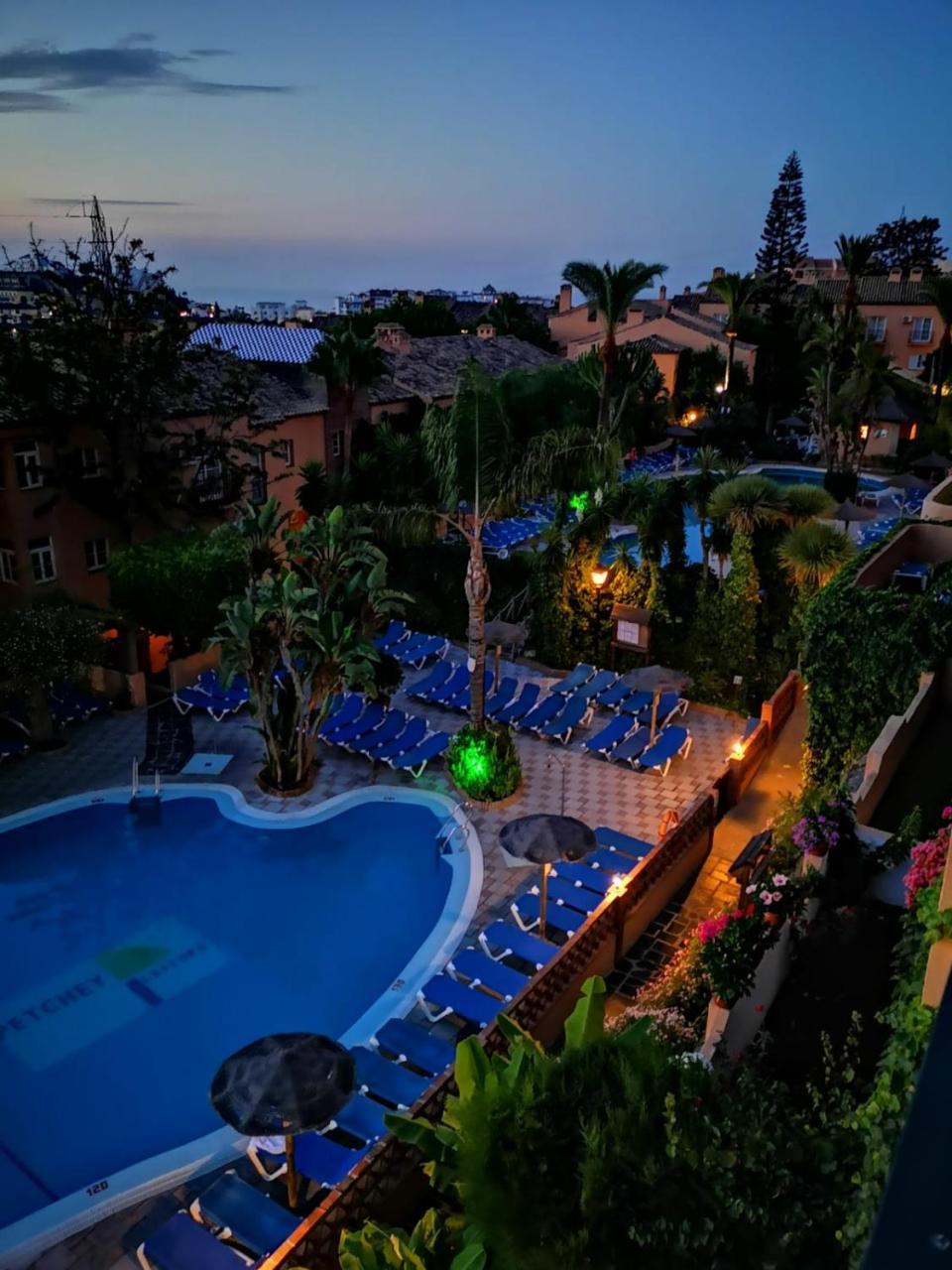 Mijas Costa Oasis By Grangefield Oasis Club Aparthotel Sitio de Calahonda Exterior photo
