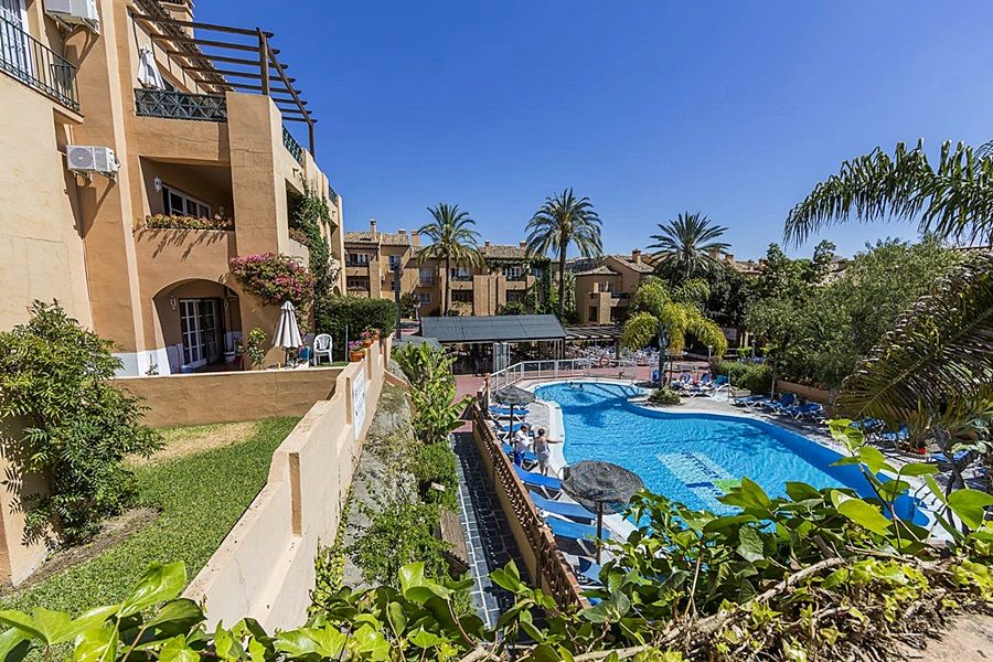 Mijas Costa Oasis By Grangefield Oasis Club Aparthotel Sitio de Calahonda Exterior photo
