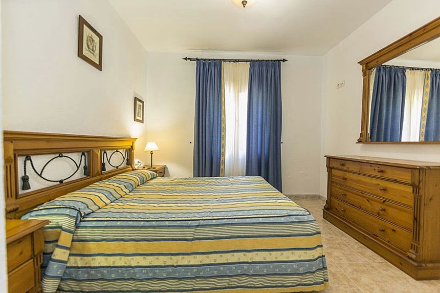 Mijas Costa Oasis By Grangefield Oasis Club Aparthotel Sitio de Calahonda Exterior photo